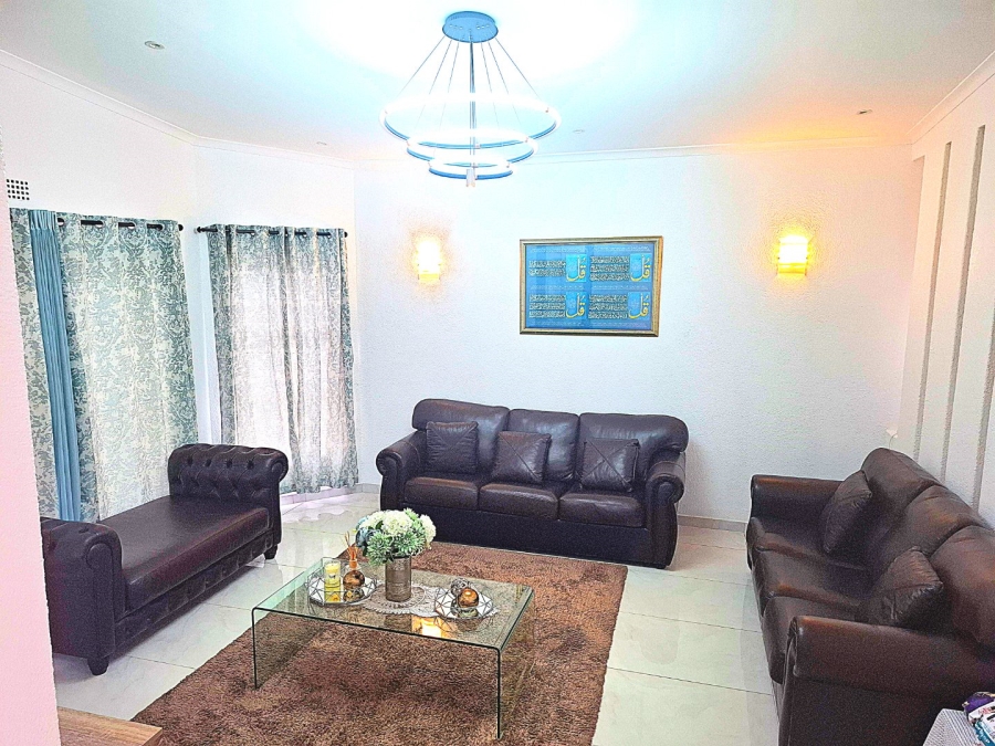 4 Bedroom Property for Sale in Welgelegen 3 Western Cape